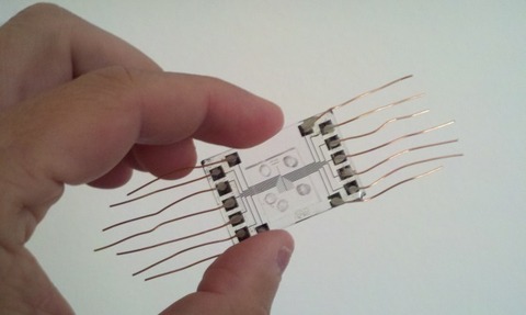 Electrochemical desalination chip