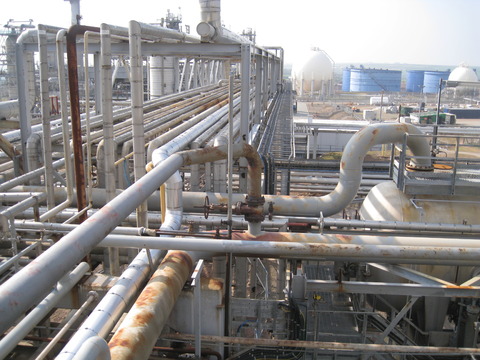 Milford Haven refinery pipework